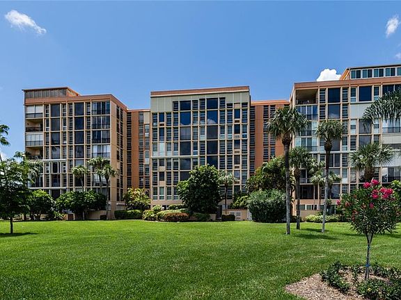 3rd image of 7400 Sun Island Dr #507