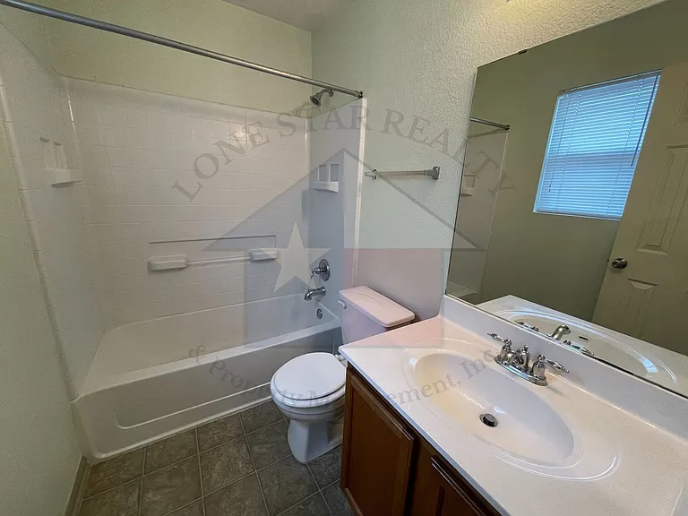 6607 Taree Loop — Photo 10