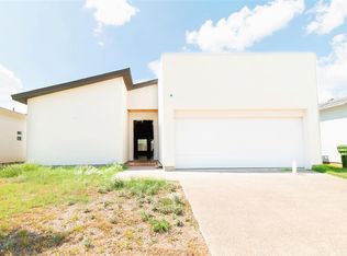320 Tangle Wood Dr, Laredo, TX 78041