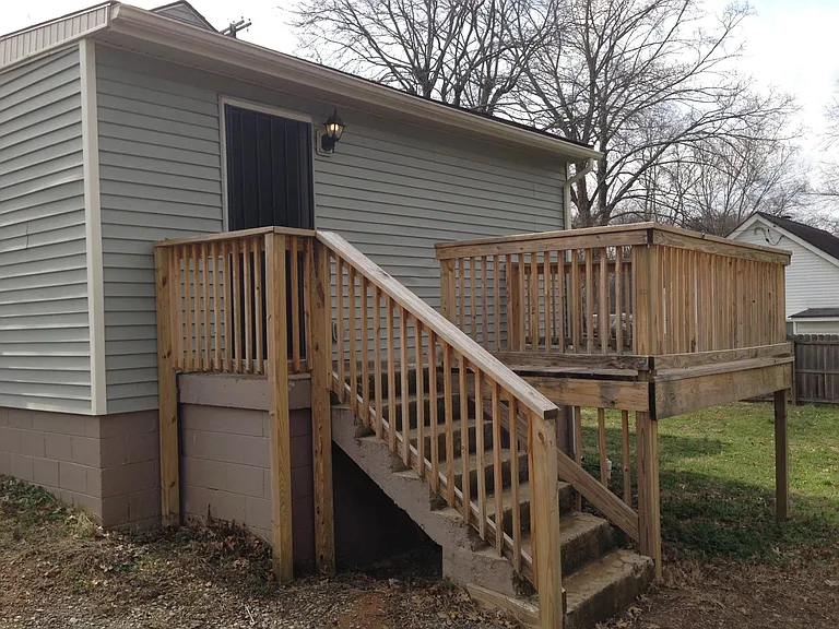 1227 Chester Ave — Photo 23
