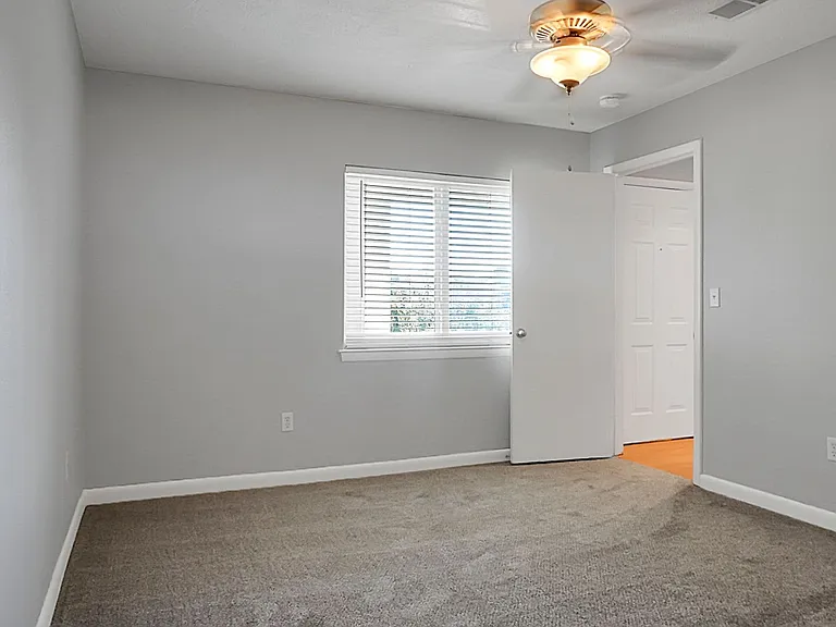 273 Alexandra Dr #11 — Photo 24