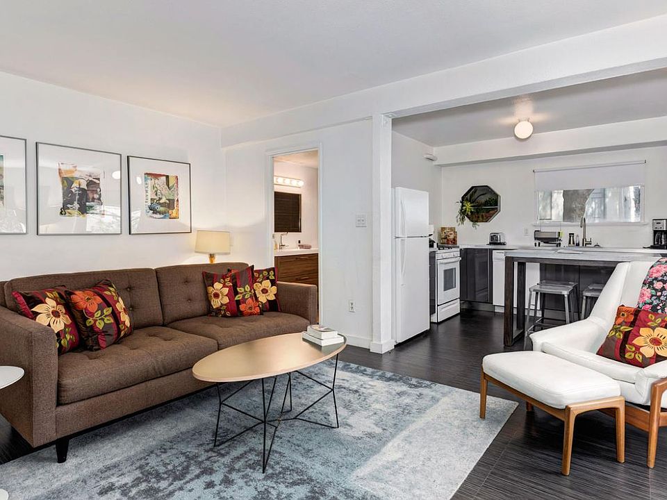 1st image of 806 Westmount Dr APT 3