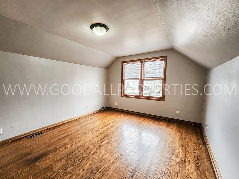 106 E Bell Ave — Photo 12