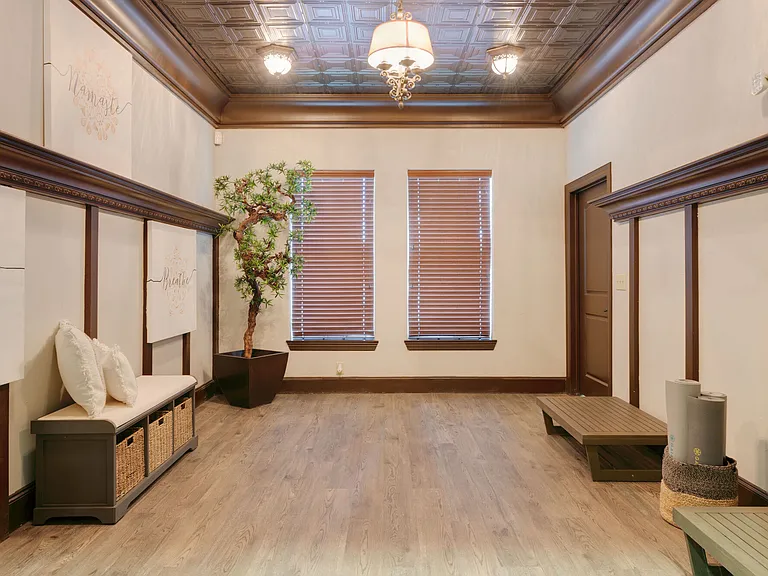 Kensington Crossings — Photo 20