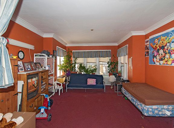 4th image of 6105 N Campbell Ave