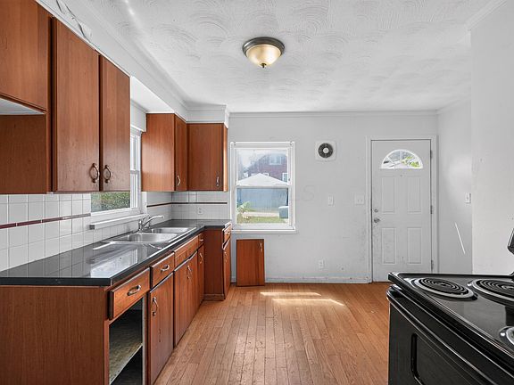 5th image of 519 Clark Ave