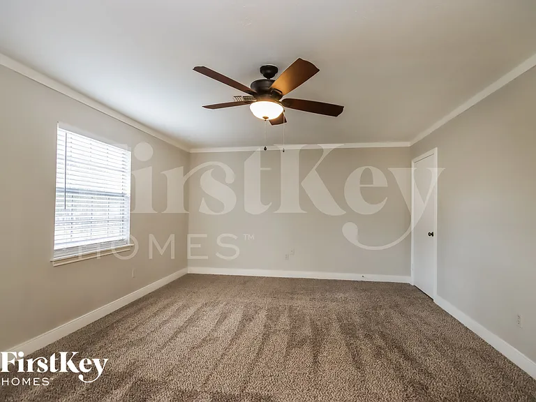 461 Stephen F Austin Dr — Photo 9