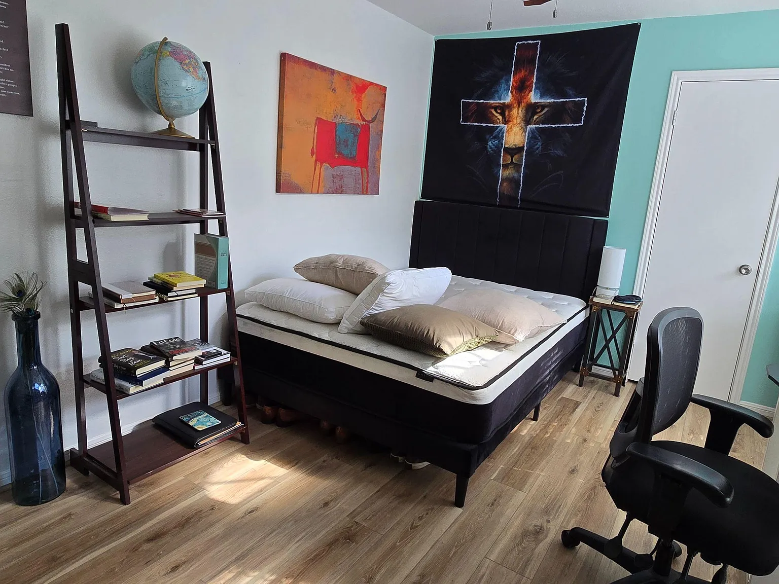 2 bed, 2.5 bath, 1958 sqft, $1,035 — Photo 2