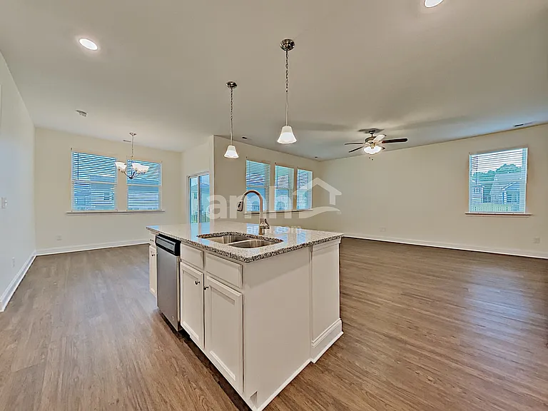 112 Samara Ln — Photo 7