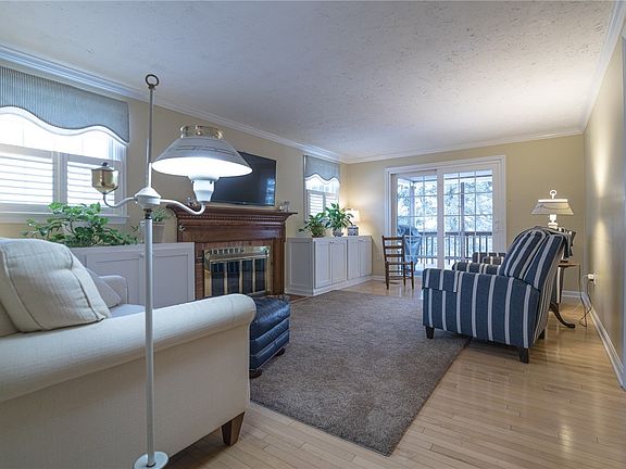 5th image of 219 Kenney Dr
