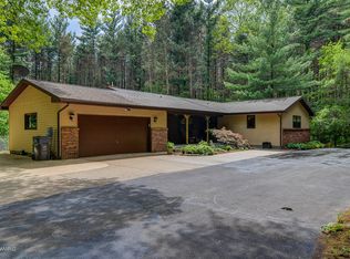 12720 36th St SE, Lowell, MI 49331