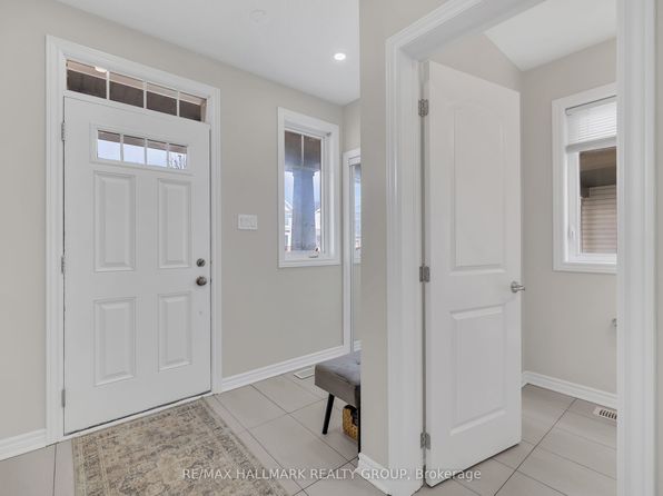 130 Cranesbill Rd, Ottawa, ON K2V 0J5