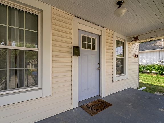 4th image of 378 Preston Ave