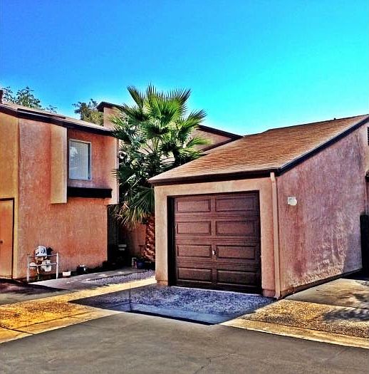 1st image of 677 Parkview Dr