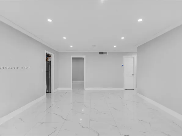 7101 W Sunrise Blvd APT A2, Plantation, FL 33313