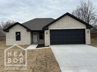 107 Cherry St, Brookland, AR 72417