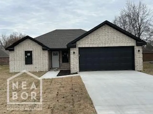 107 Cherry St, Brookland, AR 72417