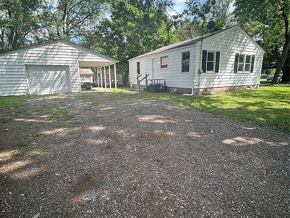 2nd image of 1729 Mullens Ave