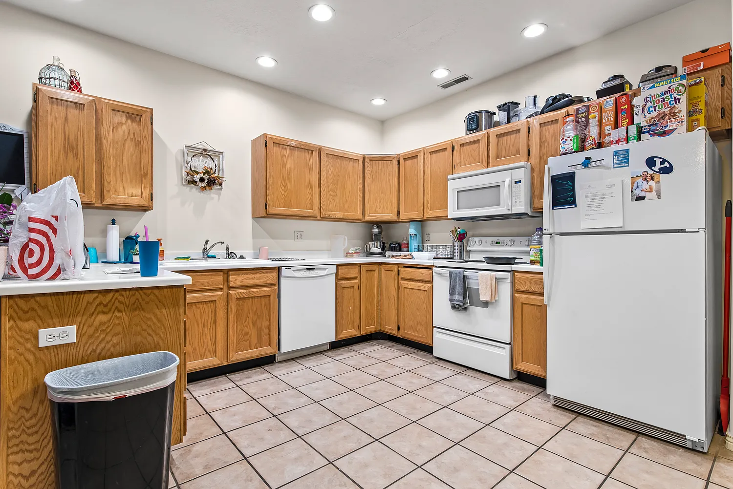 3 bed, 1205 sqft, $569 — Photo 2