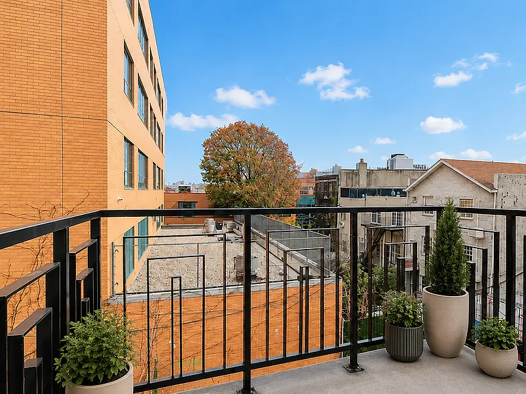 336 Irving Ave #4 — Photo 6