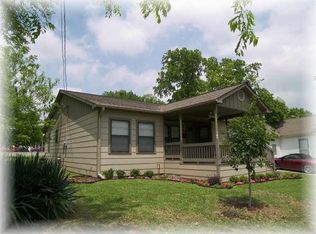 309 E 2nd St, Bonham, TX 75418