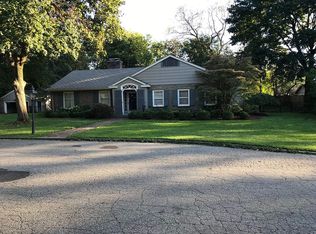 726 Kent Hills Rd NE, Grand Rapids, MI 49505