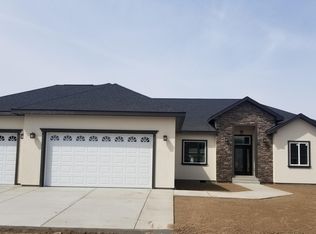 1006 Sawyer Pl, Yakima, WA 98908