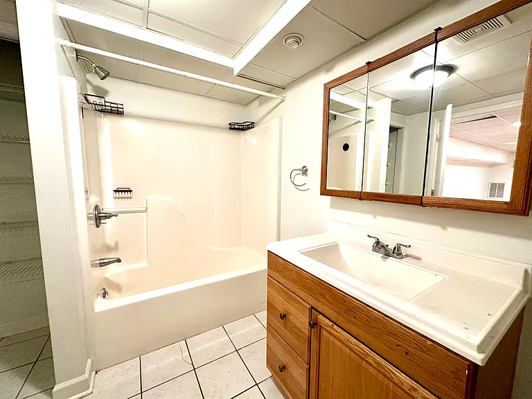 533 Inwood Dr — Photo 14