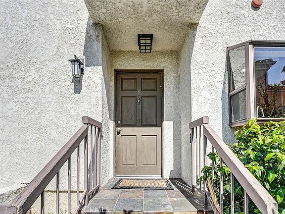 4th image of 19620 Sherman Way Unit 1