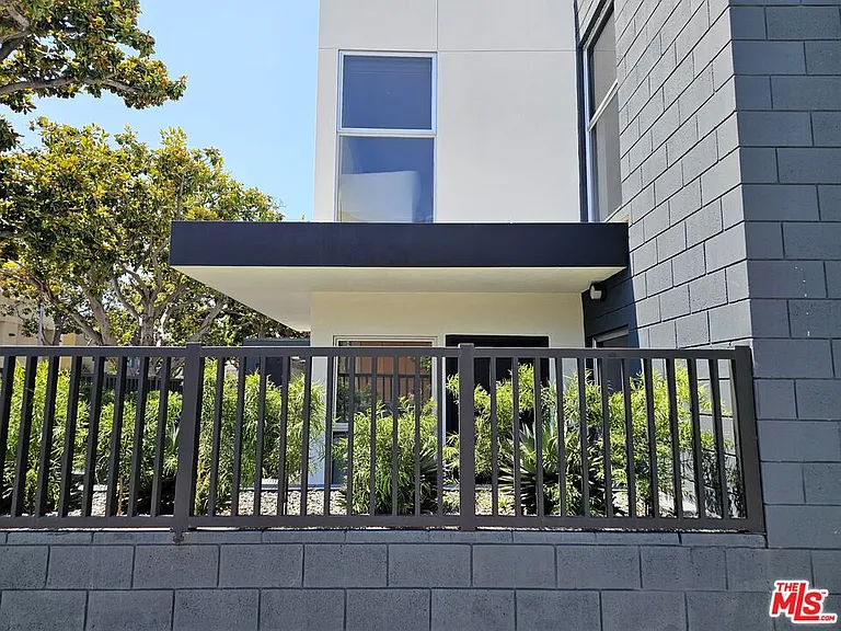 1617 Broadway #B — Photo 15