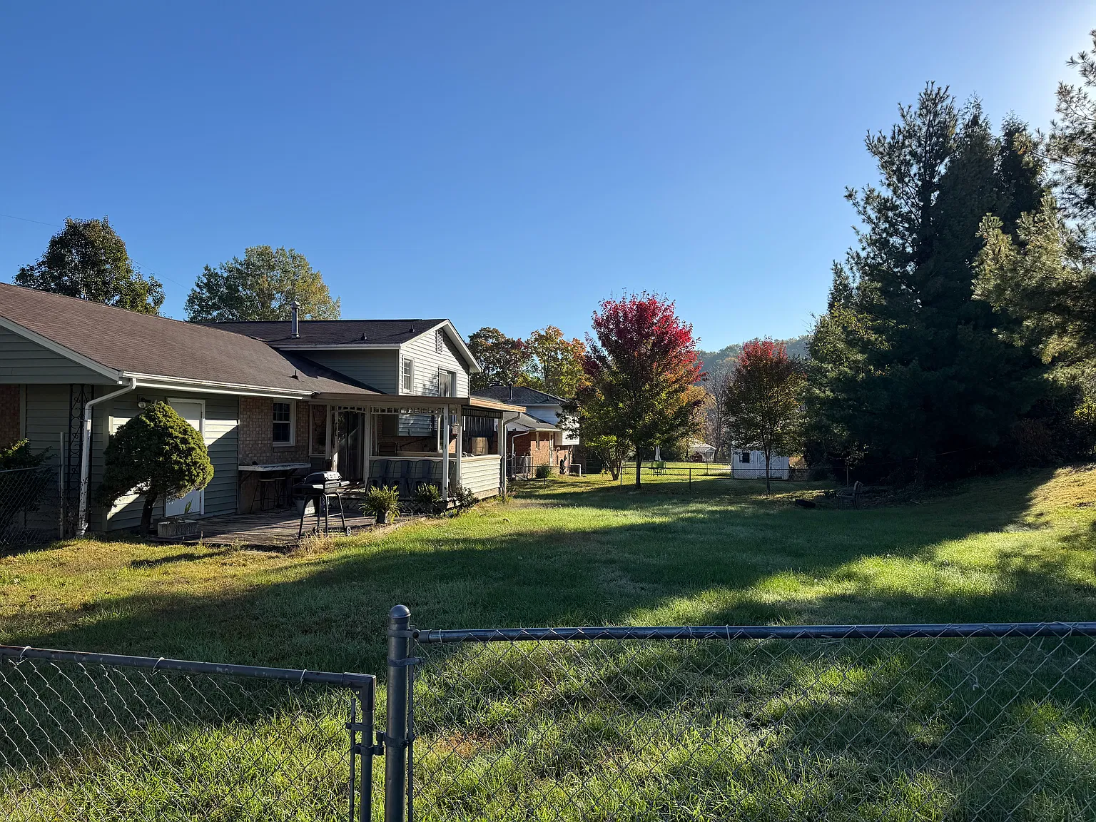 3 bed, 1800 sqft, $1,900 — Photo 3