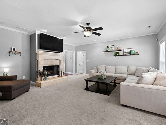 3rd image of 529 Inman Rd