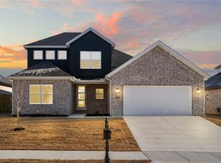 1220 Mammoth St, Bentonville, AR 72713