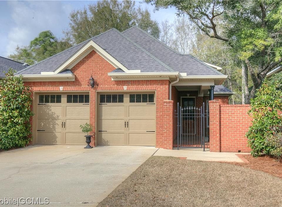1st image of 104 N Creek Cir