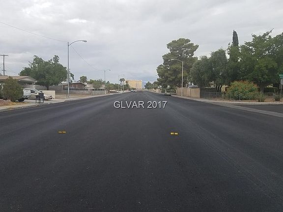 2nd image of 1050 E Hacienda Ave