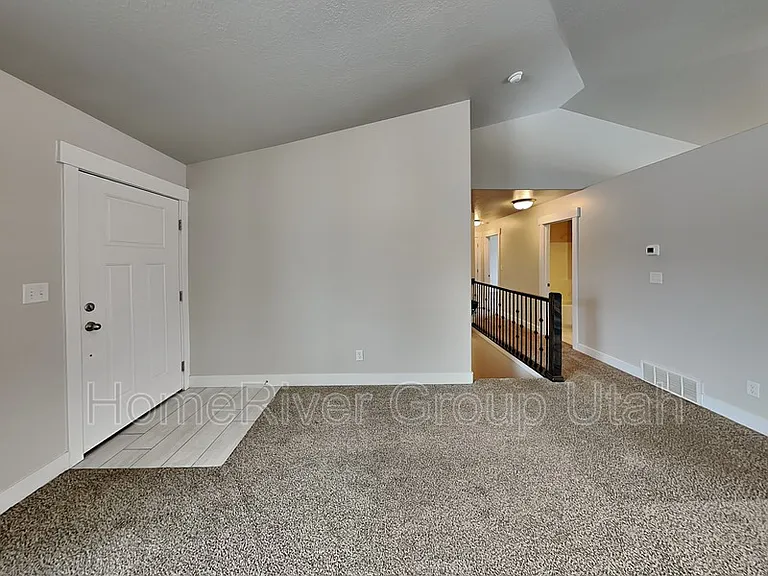 1375 E Rachel Way — Photo 7
