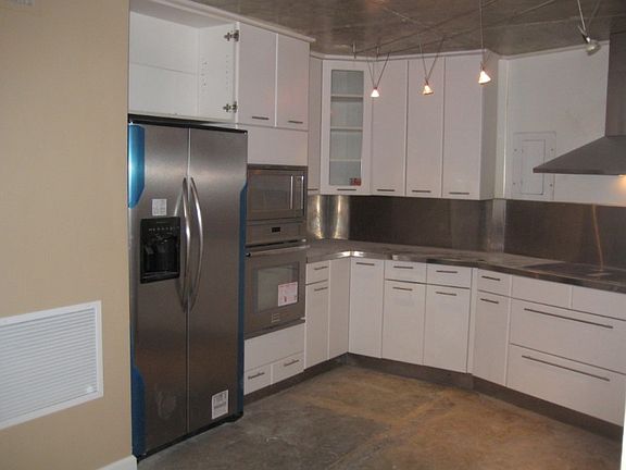 5th image of 1881 Washington Ave APT 4H