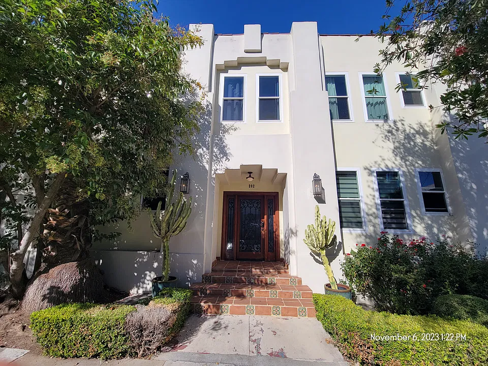 202 N La Peer Dr #2