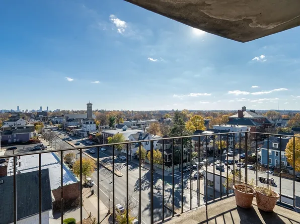 2353 Massachusetts Ave APT 82, Cambridge, MA 02140