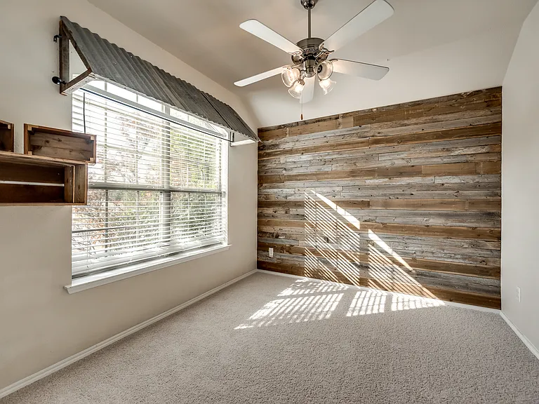 203 Cedar Creek Dr — Photo 13