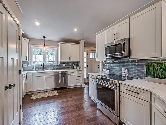 4th image of 3209 Carmellas Cir