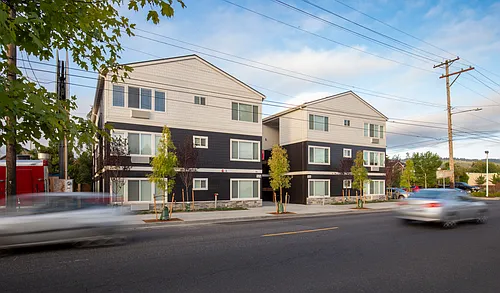 Lombard Apartments Photo 1