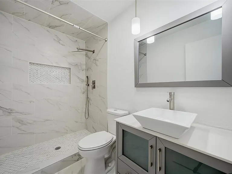 2126 Quail Valley East Dr — Photo 13