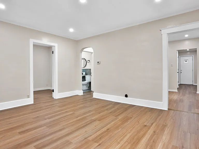 3226 Grayson St — Photo 2