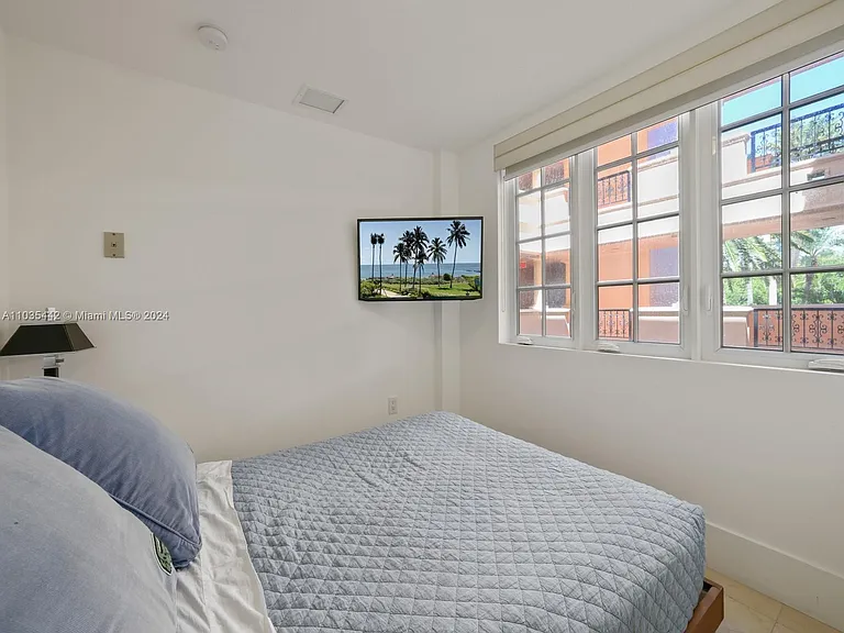 19223 Fisher Island Dr #19223 — Photo 31