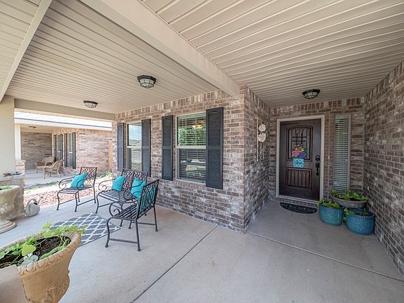 3rd image of 304 Lamar Ct