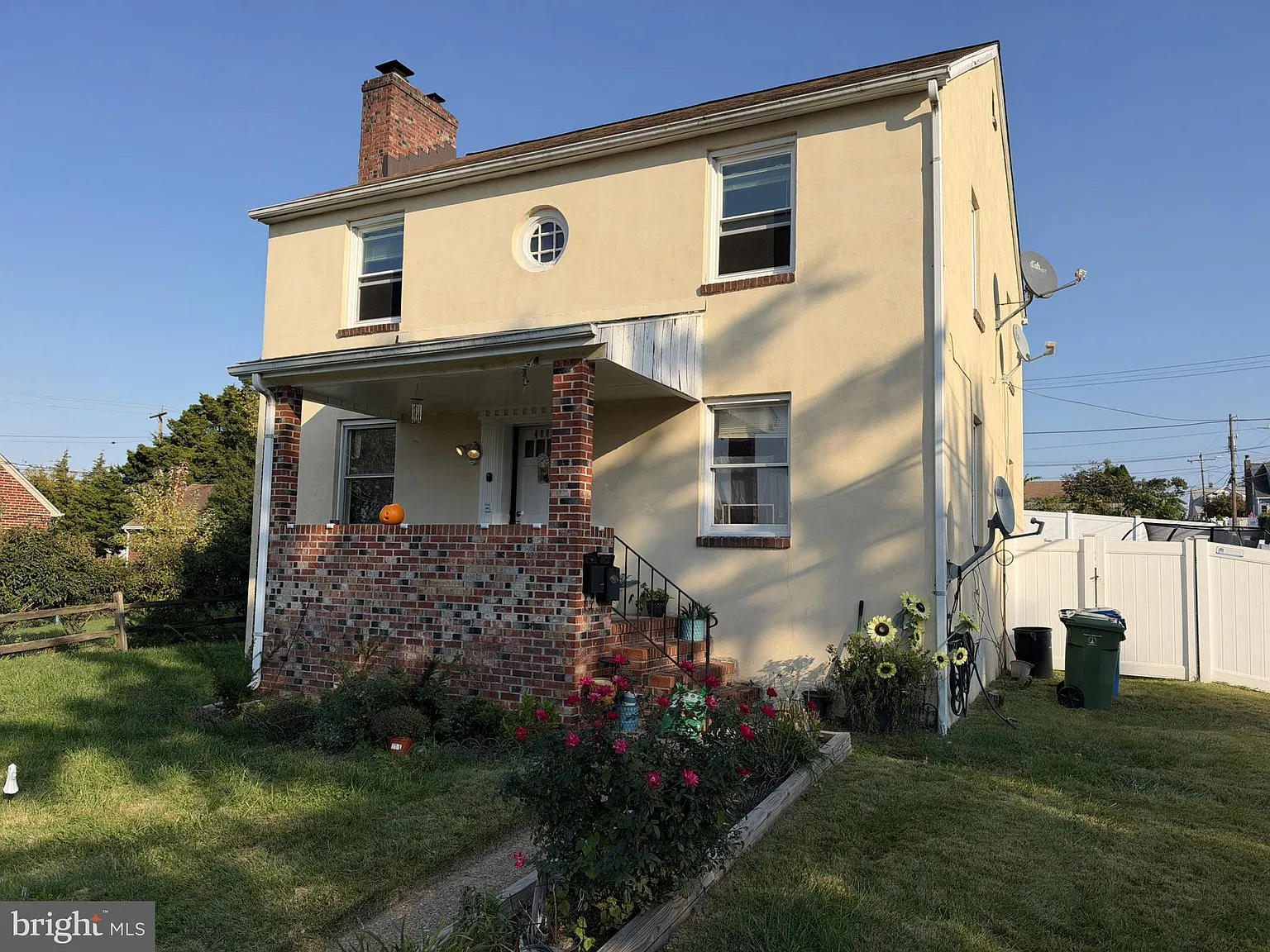 2 bed, 1.0 bath, 900 sqft, $2,000 — Photo 3