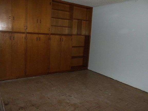4th image of 3781 Highland Dr