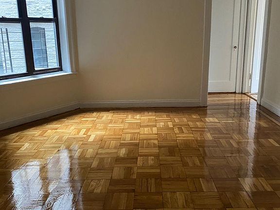 3rd image of 150 W 195th St #6C