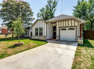 326 S Main St, Cedar Hill, TX 75104